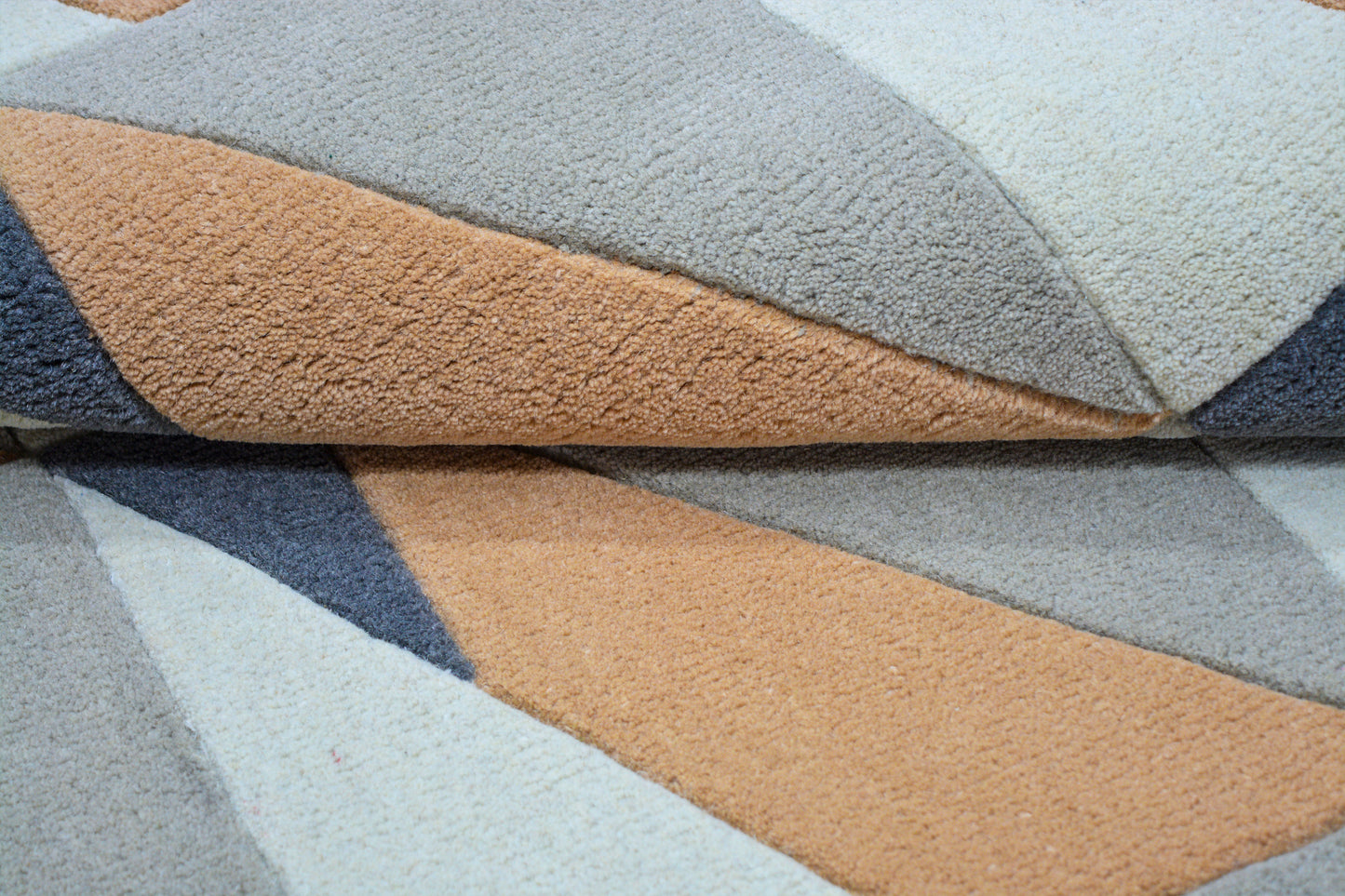 modern hand-tufted wool rug for dinning room