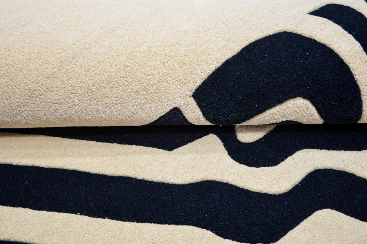 bhadohi fractal hand-tufted rug