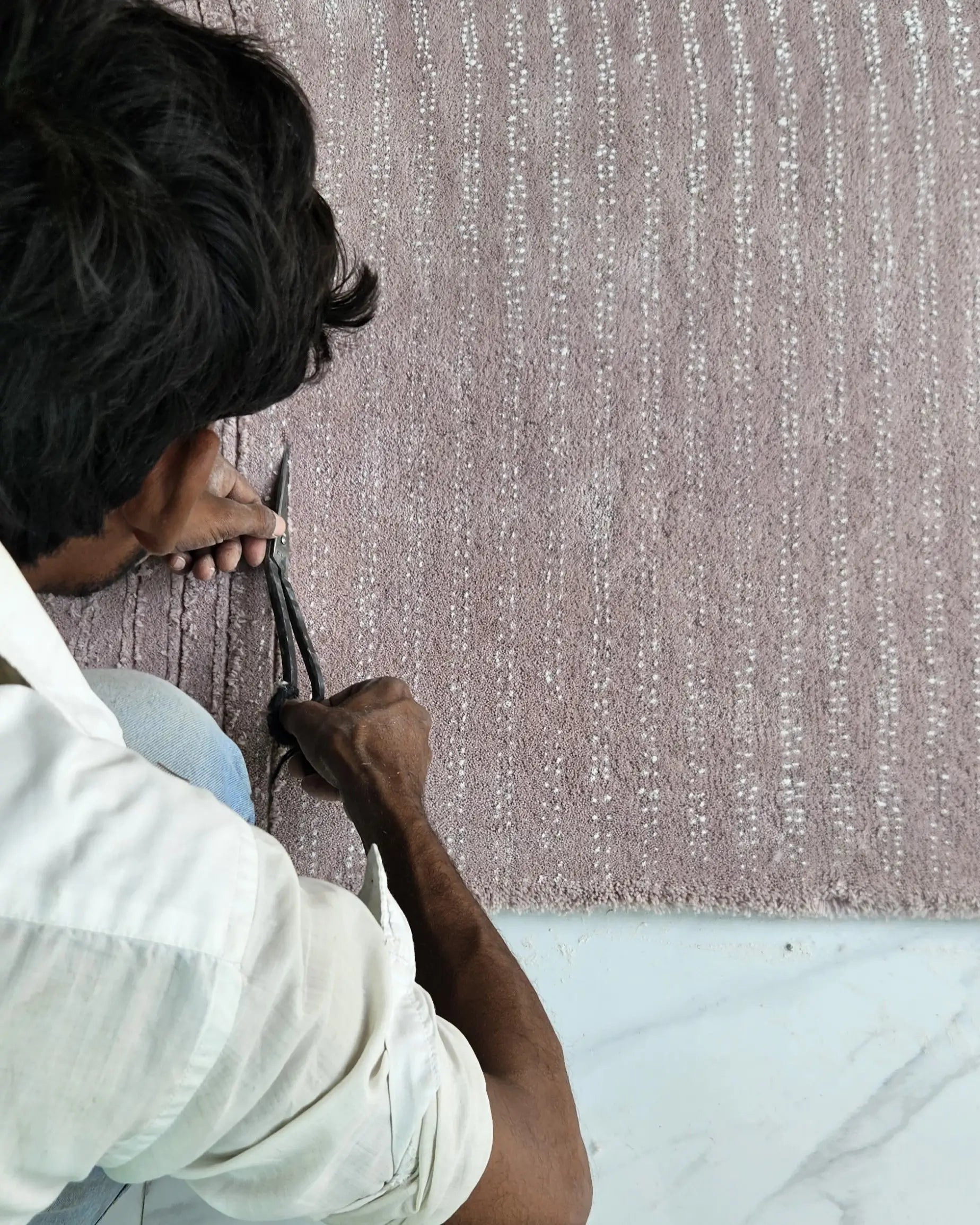 final finishing of a custoized rug