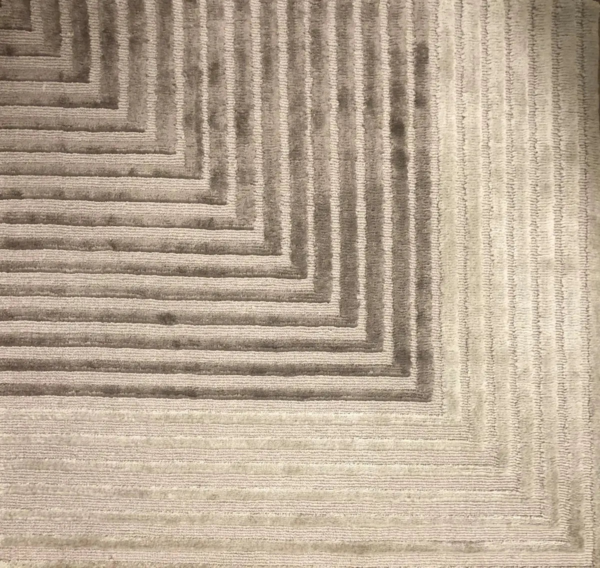 Zoko NZ Wool & Silk Hand Tufted Rug Close View