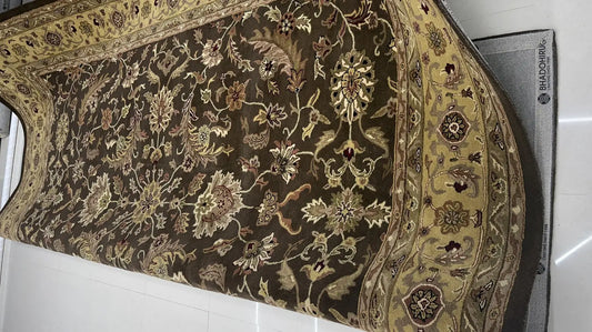 tufted wool rug with traditional pattern design