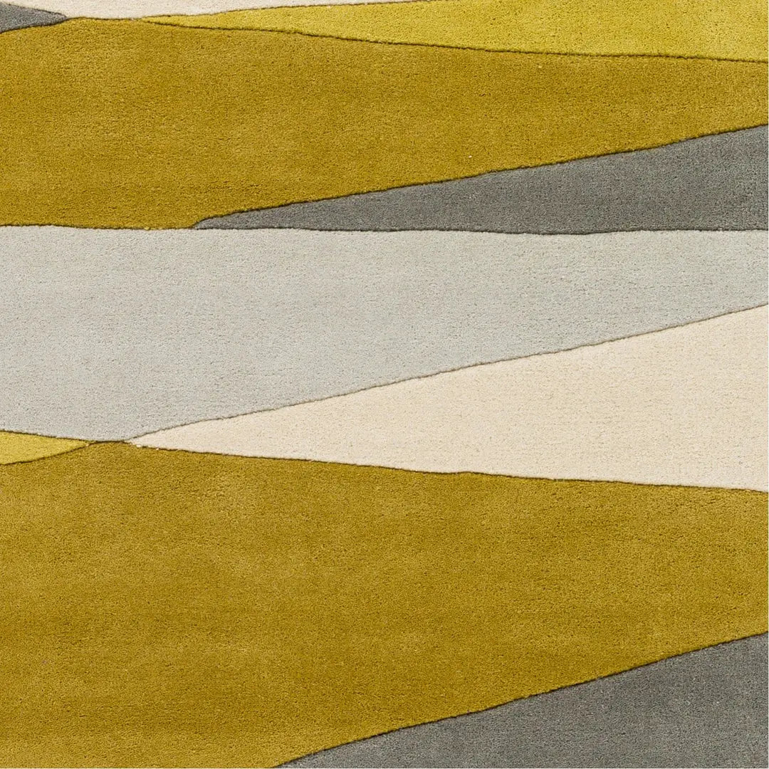 close view of Jarvi hand tufted round shaped rug 