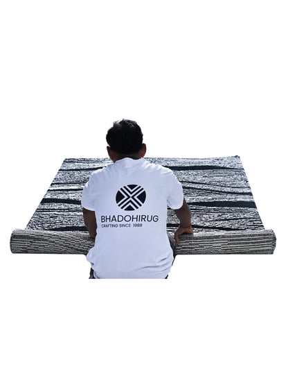 Wave Black Hand Knotted Wool Rug
