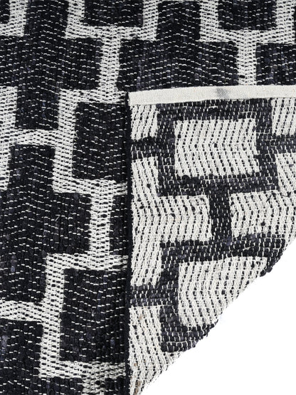 Huula Black Hand Woven Jute Rug