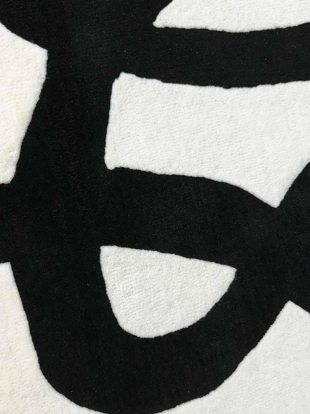 Bisa Black NZ Wool Hand Tufted Rug