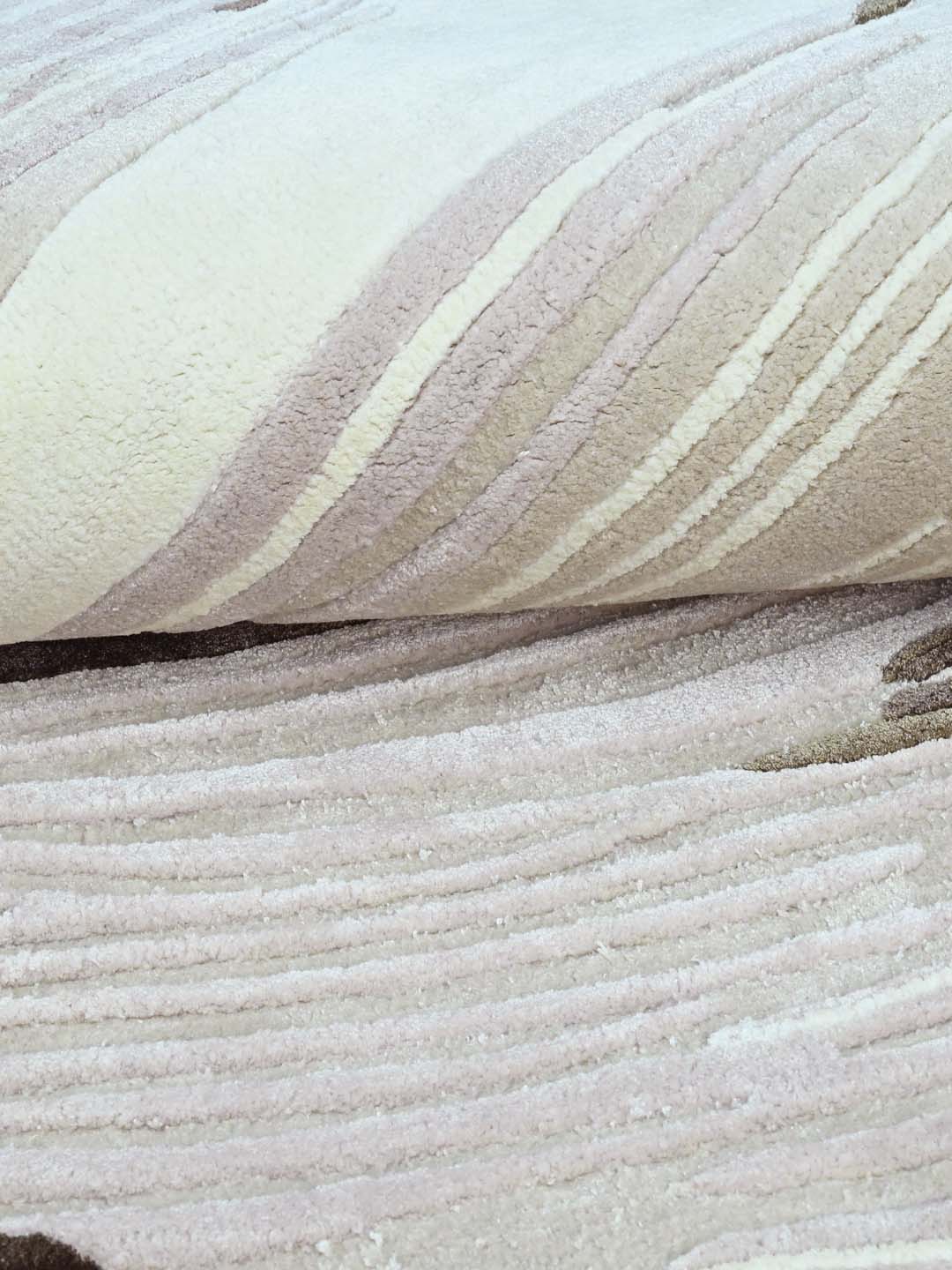 Lopare Hand Tufted Silk Rug