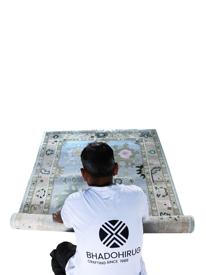 Aprezo Classic hand Knotted Wool Rug