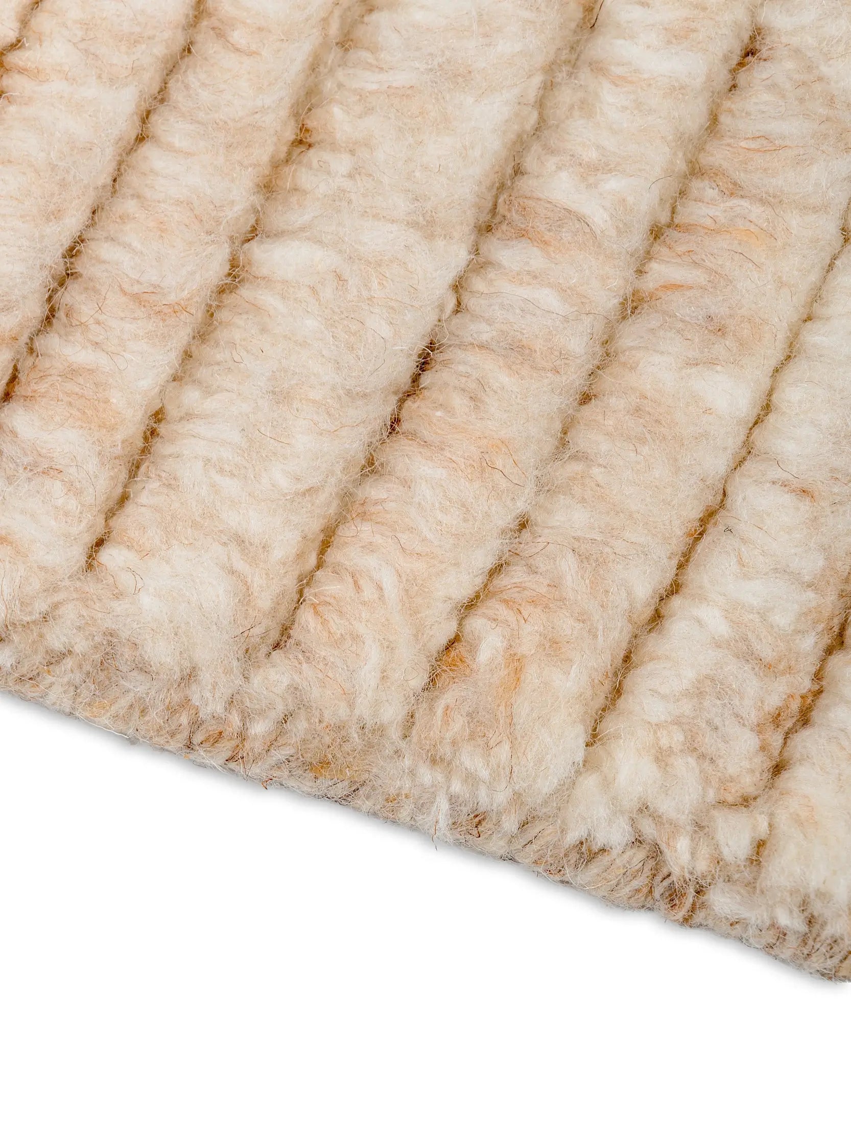 luxibo beige wool rug close up