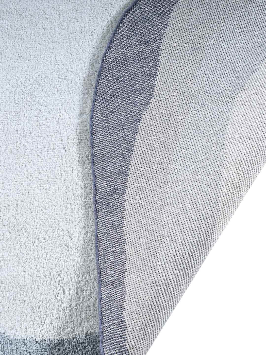 Selva Hand Knotted Shaped Wool Rug