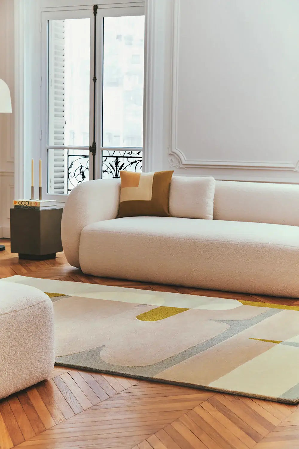Modern living room with tufted wool area rug